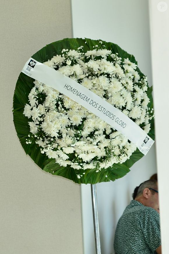 Morte de Gerson Brenner: Globo enviou coroa de flores para o ator, que teve carreira interrompida em agosto de 1998 após levar um tiro na cabeça