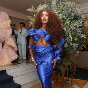 Baile do Copa 2025: irmã de Gracyanne Barbosa, Giovanna Jacobina apostou em um azul forte para o evento