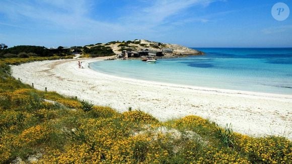 Formentera é uma ilha pequena e fácil de percorrer. Por isso, vale a pena sair do oásis de Ses Illetes para conhecer vilarejos encantadores como Sant Francesc Xavier ou El Pilar de la Mola