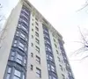 Em 2018, ele comprou uma cobertura em Midtown Manhattan por US$ 16,7 milhões no histórico edifício Standish. Na época, estabeleceu um recorde como a venda residencial mais cara já registrada no Brooklyn.