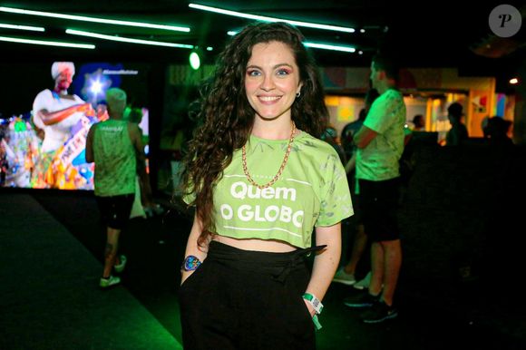 Cecília Dassi após selinho em Kayky Brito na novela 'O Beijo do Vampiro' não queria pensar em dar outro selinho em cena para a TV: 'Ai, se Deus quiser isso não vai acontecer, mas, se acontecer, faço. Tudo pela arte'