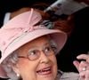 Segundo o Jornal Extra, a Rainha Elizabeth II era conhecida por manter hábitos tradicionais de beleza e teria permanecido fiel ao mesmo esmalte por cerca de quatro décadas
