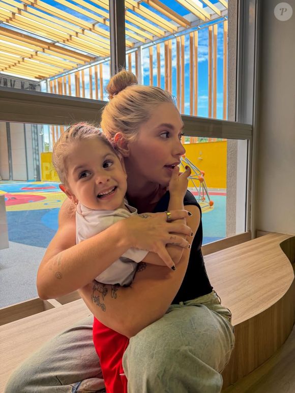 Virginia Fonseca revelou ter uma 'trava' ao tentar corrigir Maria Flor e explicou diferença na relação com a filha