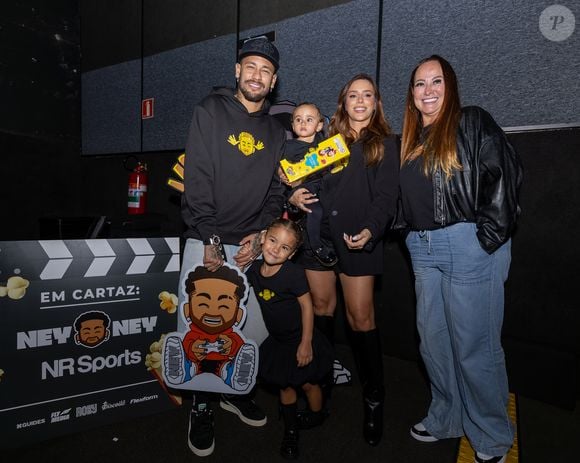 Neymar reuniu a mãe, a mulher e duas das três filhas ao lançar o personagem Ney Ney