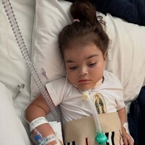 Letícia Cazarré está acompanhando a filha no hospital