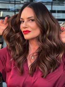 Este é o corte de cabelo em camadas que dá muito volume e fica incrivelmente natural