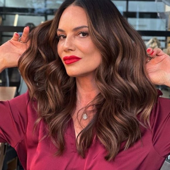 Este é o corte de cabelo em camadas que dá muito volume e fica incrivelmente natural