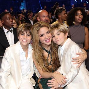 Filhos de Shakira participam do show em formato de vídeo