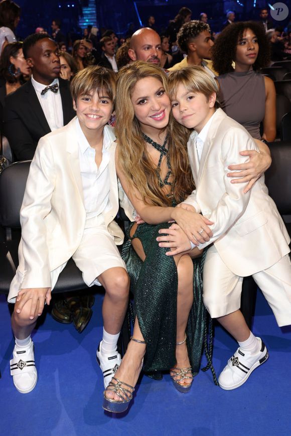 Filhos de Shakira participam do show em formato de vídeo