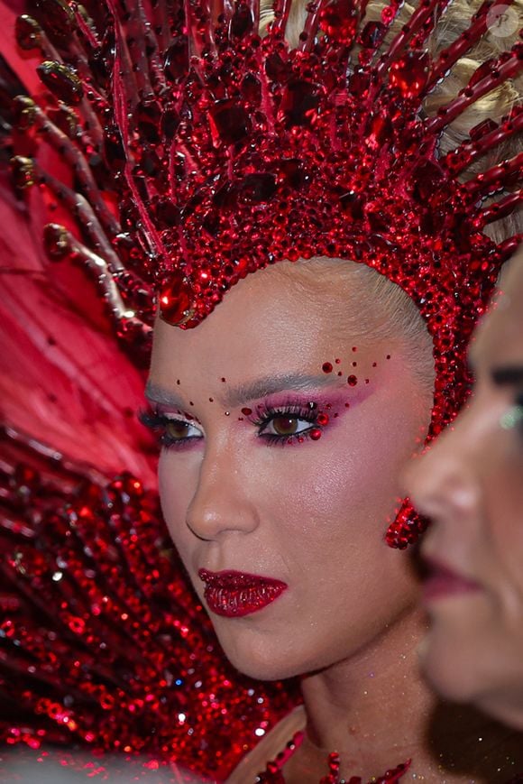 ‘O costeiro da Virgínia Fonseca tá muito pesado! É notável o incômodo dela’, escreveu uma espectadora