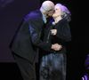 Irene Ravache foi surpreendida com beijo de Marcos Caruso em premiação em julho de 2025