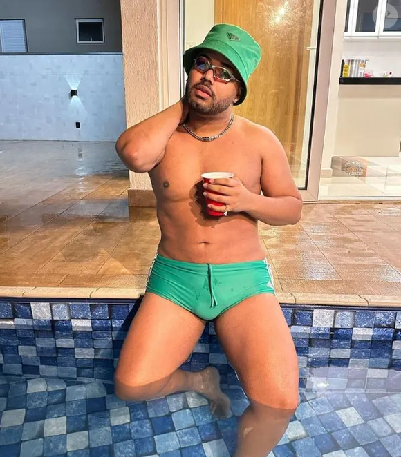 Polícia cumpriu um mandado de busca e apreensão na casa de Hytalo Santos, mas encontrou o imóvel vazio