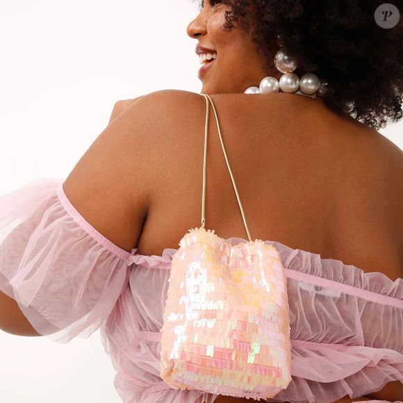bolsa phone bag de paetê rosa