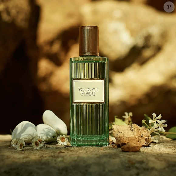 O Gucci Mémoire D'une Odeur combina aroma de limpeza, frescor e sofisticação, características que fizeram do perfume um dos preferidos de Harry Styles