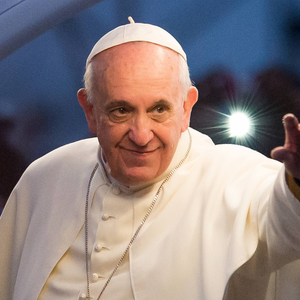 Papa Francisco reafirma a imagem de um pastor próximo e sem ostentação.