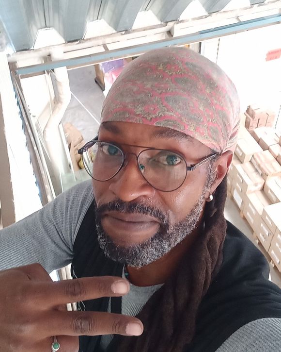 Em entrevista, Pedro Javier Vivero Valdez disse que, durante um surto psicótico, chegou a amputar o próprio dedo da mão