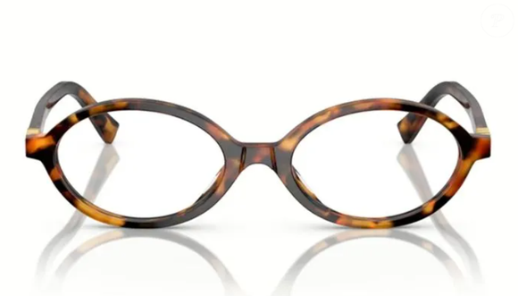 O modelo de óculos usado por Vitória Strada no 'BBB 25' é o MU01XV, um dos queridinhos do momento.