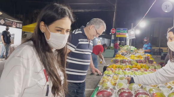 Na ocasião, Simone Mendes comprou uma bandeja de atemoia e revelou que a fruta era "uma das melhores"