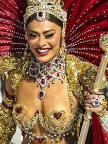 Juliana Paes segue em negociações para ficar na Viradouro no Carnaval 2027 em meio a impasse na escola campeã de 2026