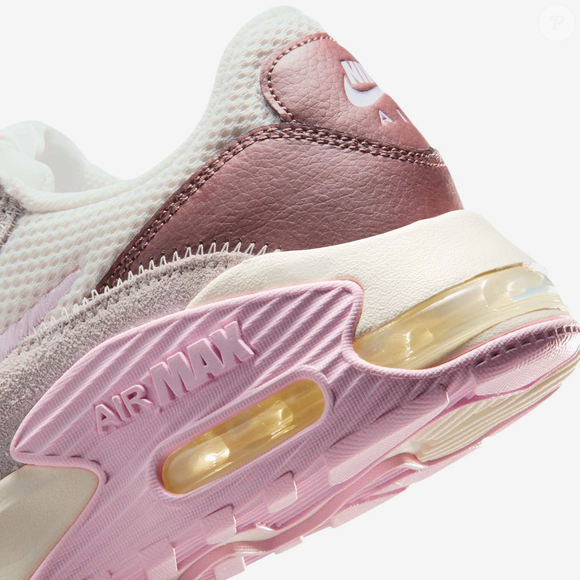 Disponível por R$ 493,99, Nike Air Max Excee Feminino surge como investimento fashion para quem busca conforto e impacto visual