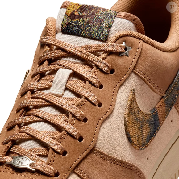 Com visual atemporal, pegada urbana e uma cor que foge do óbvio, o Nike Air Force 1 'alfajor' é aquele tipo de calçado que deixa o look de inverno instantaneamente mais elegante