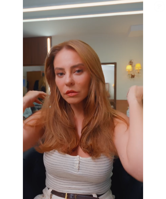 Técnica de esfumar a raiz garantiu efeito natural e valorizou ainda mais os olhos mel esverdeados de Paolla Oliveira