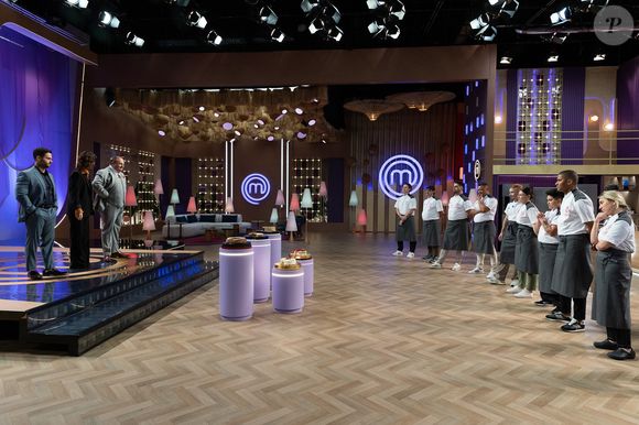 Participantes se enfrentam em duelos de clássicos da confeitaria no MasterChef Confeitaria