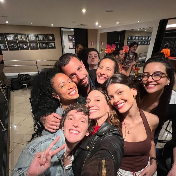 No início do relato, Lorena Comparato pontuou: 'Querida Vitória Strada, aqui é sua 'mãe', Lorena. Minha filha, ainda tô incrédula que você resolveu entrar no 'BBB', citou a famosa.