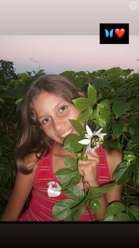 Mulher de Amado Batista, Calita Franciele abriu o álbum de fotos e mostrou imagens inéditas na web: 'Preciso guardar debaixo de sete chaves, porque se forem pra mídia eu estou lascada'