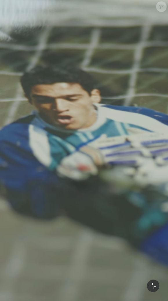 A rotina de concentração do Palmeiras ganhou um compromisso inesperado em 1996. O goleiro Marcelo Moreira e o então jogador Fernando Diniz precisaram deixar o grupo para trabalhar como mesários durante as eleições municipais de São Paulo. A história foi contada por Marcelo à ESPN