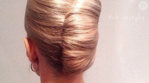 Sem esforço e cheio de estilo: o coque french twist conquista pela sua beleza natural