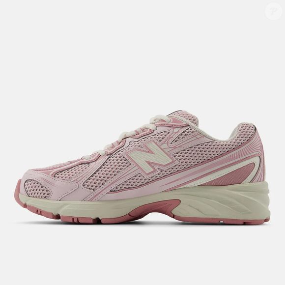 Os New Balance 740 no tom rosa 'danoninho' custam cerca de R$ 749,99 e prometem ser uma das compras mais certeiras de 2026