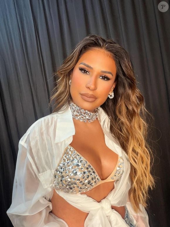 Simone Mendes faz sucesso com seu corpo e emagrecimento de mais de 30 kg