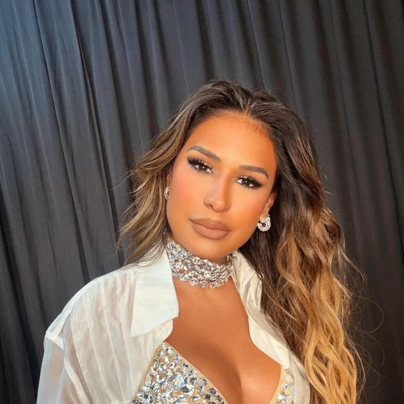 Simone Mendes faz sucesso com seu corpo e emagrecimento de mais de 30 kg