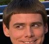 Namorado de Sandy, Pedro Andrade quebrou dente da frente e se comparou a Jim Carrey no filme 'Debi & Lóide'