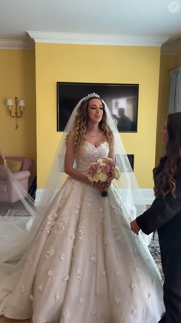 Rute Cardoso elegeu um vestido de noiva clássico e muito romântico, no melhor estilo princesa