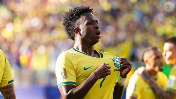 Em um vídeo, Vini Jr. contou que, antes de entrar em campo, tem um segredo infalível para manter a energia nas alturas