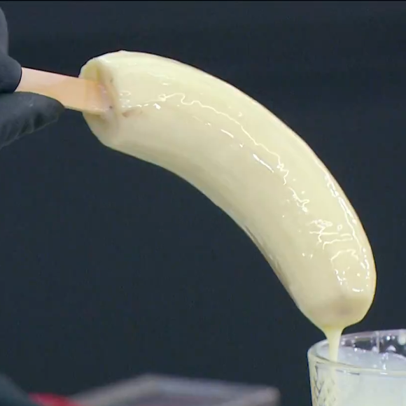 Ana Maria Braga fez piadas e arrancou risadas dos colegas por conta do formato fálico da sobremesa