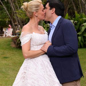 2025 - oficialização da união entre Ana Hickmann e Edu Guedes ocorreu em maio