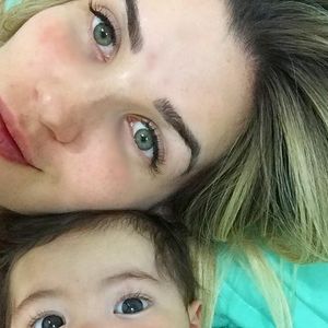 Aline Gotschalg encantou a web com os cliques de Lucca ainda bebê