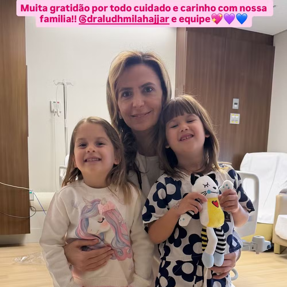 Após anunciar uma pausa nas redes para acompanhar o pós-operatório das filhas, Virgínia Fonseca reapareceu mostrando Maria Alice em uma nova fase e reagiu ao ver a menina jogando videogame.
