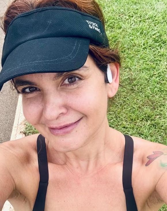 Ex-BBB 10, Elenita perdeu 20 kg, transformou o corpo com exercícios físicos e ficou marcada por polêmicas e desabafos após sua participação no programa