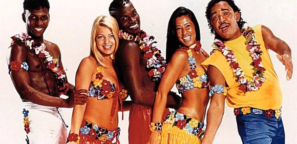 'Na Boquinha da Garrafa' foi sucesso do grupo É o Tchan nos anos 90