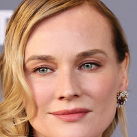 'Incrível para acalmar minha pele sensível': encontrei no Mercado Livre o creme usado de Diane Kruger, aos 50 anos, para sua rejuvenescedora rotina de skincare