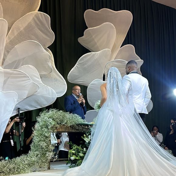 Davi Brito se casou com a influenciadora Emilly Araújo neste sábado, dia 05 de setembro de 2026, em Salvador (BA)
