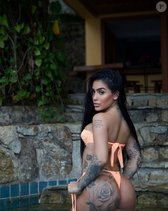 Vídeo íntimo de MC Mirella e Dynho Alves: funkeira revelou que irá processar quem comercializar a gravação adulta. 'É crime'