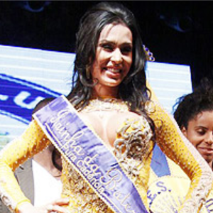 Gracyanne Barbosa durou apenas um ano e foi desligada da Unidos da Tijuca ‘por não cumprir acordos combinados com a escola’