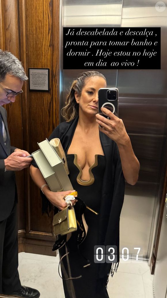 De madrugada, Ticiane apareceu 'descabelada e descalça' em suas redes sociais e pegou César Tralli desprevenido com uma foto