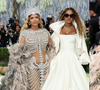 Poderosa aos 44! Beyoncé exibe 'corpão' no Met Gala 2026 após 10 anos com look ‘esqueleto’ cravejado e capa gigante; filha da cantora estreia ao seu lado