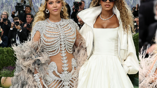 Poderosa aos 44! Após 10 anos, Beyoncé exibe corpão no Met Gala 2026 com look ‘esqueleto’ cravejado; filha Blue Ivy estreia ao seu lado